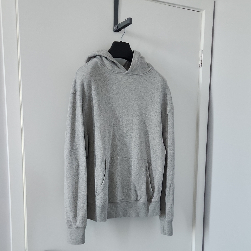 KOTN Unisex Essential Hoodie in Heather Grey